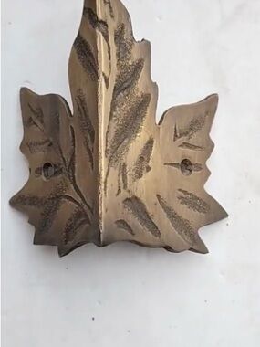 Antique Brass Leaf corner protector - Bronze Leaf Accent